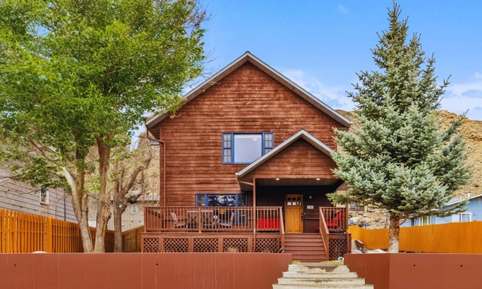 Gardiner House | Charming Gardiner Home Steps from Yellowstone