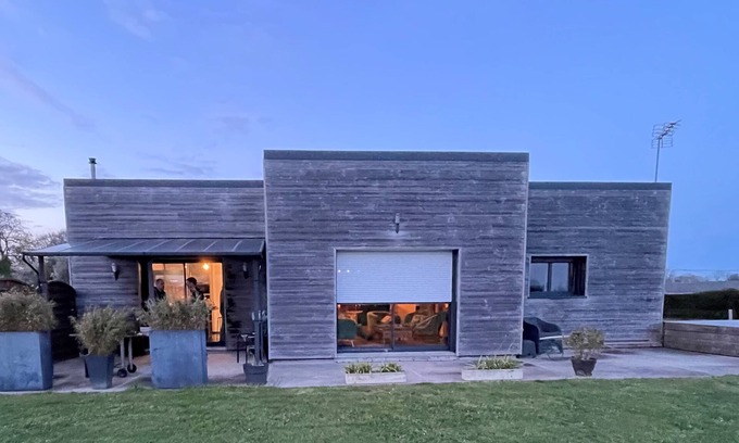 Dragey-Ronthon House | Charming gîte in Dragey, at the gateway to the bay