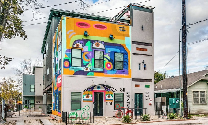 Nevada Street Apartment | Charming ground-floor studio apartment in San Antonio - independent entrance