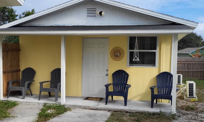 Cocoa House | Charming guess house close to the beaches and port