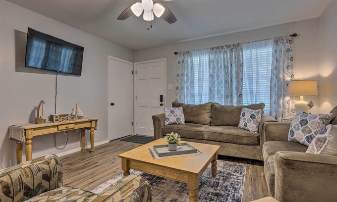 Gulfport House | Charming Gulfport Escape: Half-Mile to Beach!