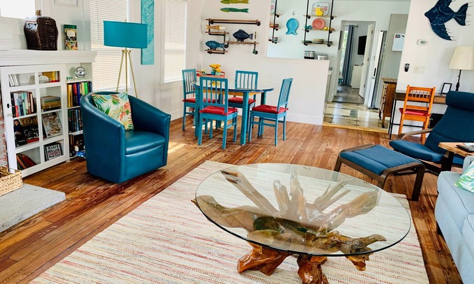 Gulfport House | Charming Gulfport Getaway Steps to Arts District