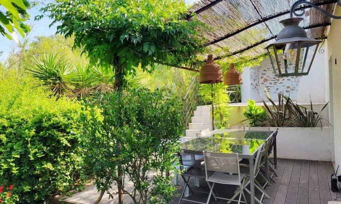 La Londe-les-Maures House | CHARMING HAMLET HOUSE FOR 8 PEOPLE 4 AIR-CONDITIONED BEDROOMS AND HEATED POOL