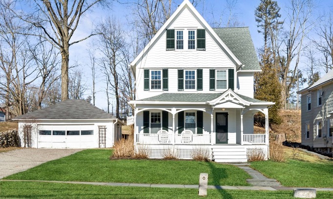 Warwick House | Charming Historic Home w/Luxury Amenities