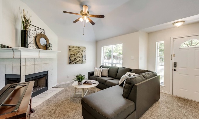West Dallas House | Charming Home - 15 Min. to Downtown!