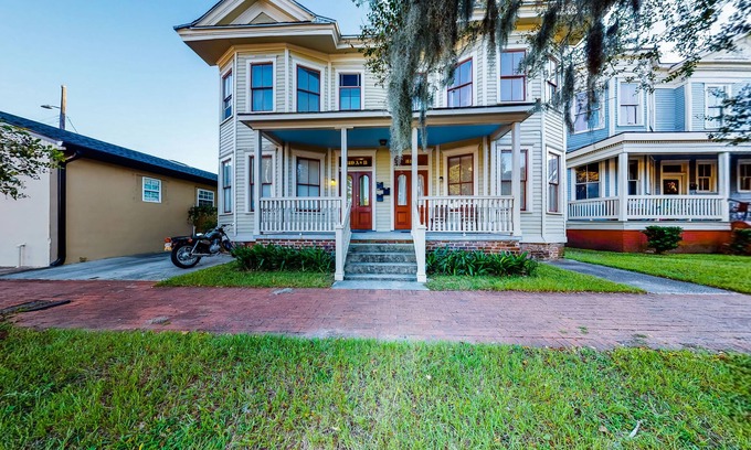 Thomas Square House | Charming Home in a Great Location w/ Two Levels, Full Kitchen, & Central AC