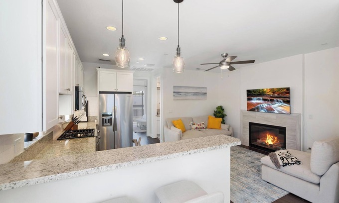 Coronado House | Charming Home in Coronado, walking distance to restaurants and beaches.