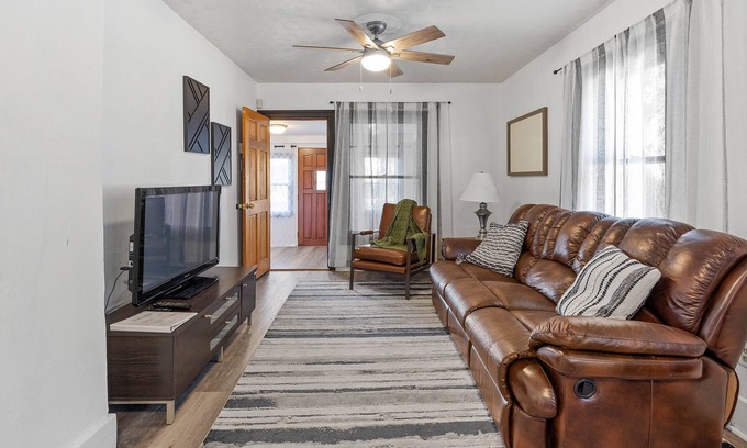 Des Moines House | Charming home minutes from downtown Des Moines
