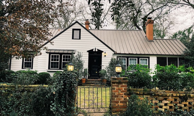 Aiken House | Charming Home on South Boundary in Historic District