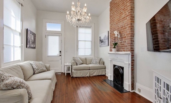 Lower Garden District House | Charming Home w/Jacuzzi/Near Attractions