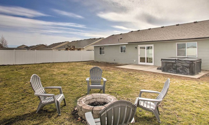 Post Falls House | Charming Home with Hot Tub, 3 Mi to Falls Park!