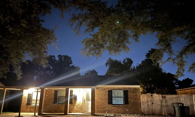 Lake Charles House | Charming home with Oak Tree lined streets in the heart of Lake Charles.