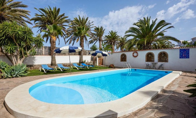 Buenavista del Norte House | Charming House in Buenavista del Norte with Shared Pool