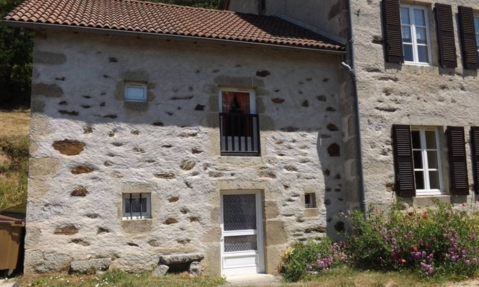 Lorcieres Cottage | Charming house 2 bedrooms, garden, pets allowed