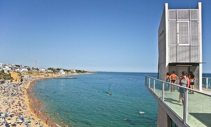 Peneco Beach House | Charming House 20 Meters From The Beach With Garden