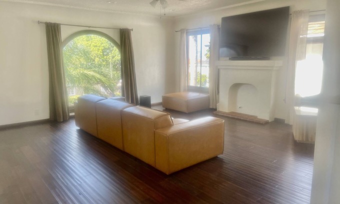 Northwest San Pedro House | Charming House by Averill Park, Palos Verdes, Beach, Highway Quiet Neighborhood
