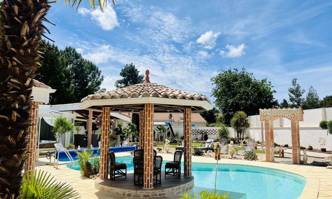 Les Mathes Apartment | CHARMING HOUSE CLOSE TO BEACHES WITH ALL COMFORTS SWIMMING POOL GARDEN SPA