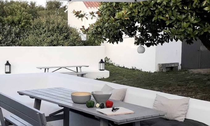 Ile d'Yeu House | Charming house Saint Sauveur, Ile d'Yeu, Garden, village and shops