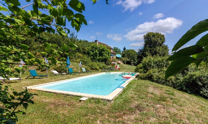 Anlhiac House | Charming House with Pool and Valley View in Anlhiac