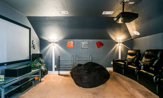 Fort Worth House | Charming house with AC and fitness room in enjoyable Fort Worth