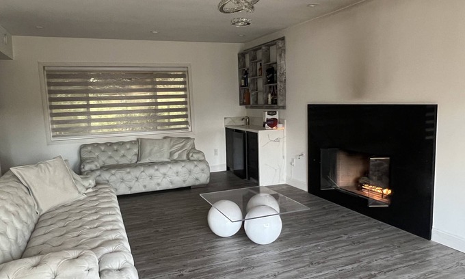 Agua Dulce House | charming house with relaxing vibe in Los angels with beautiful view of mountain