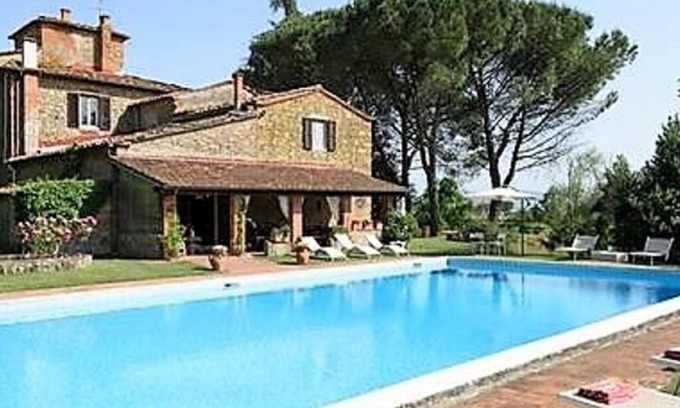 Terranuova Bracciolini Villa | Charming spacious 1500s stone farmhouse with private pool