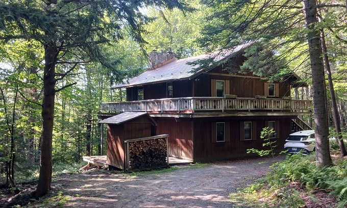 Wilmington Ski Chalet | Charming Lake Raponda area 4-bedroom chalet. Only 20 minutes from Mount Snow.