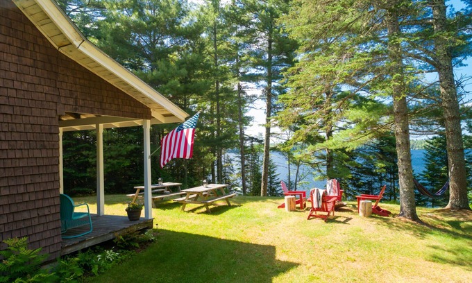 Franklin Cabin | Charming lakefront cabin close to Acadia National Park
