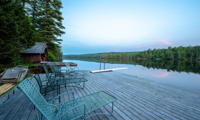 Blue Mountain Lake Cabin | Charming Lakefront Cabin - R