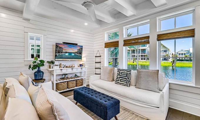 Port Aransas Cottage | Charming Lakeside Beach Cottage in Cinnamon Shore South! See All Amenities!