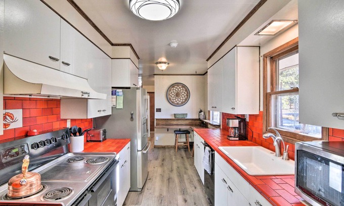 Leadville North House | Charming Leadville Retreat w/Private Hot Tub