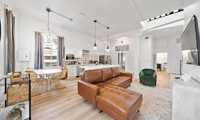 Galveston Apartment | Charming Loft with Balcony in Downtown Galveston