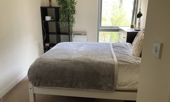 East Acton Apartment | Charming London Apartment with Great Views
