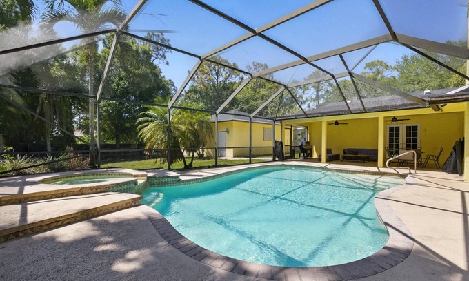 Hunt Club House | Charming Loxahatchee Retreat – Your Perfect Getaway With Large Game Room