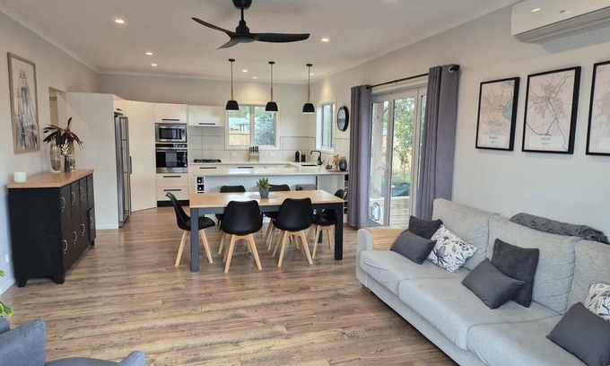 Leamington House | Charming meets modern with private garden retreat