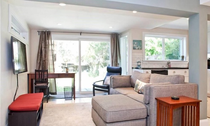 Inner Richmond House | Charming, modern, private apt in the family-friendly Inner Richmond neighborhood; near GG Park.