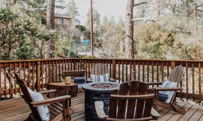Idyllwild House | Charming Mountain House - Modern amenities & peace