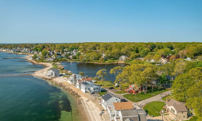 Niantic Cottage | Charming Niantic Vacation Rental: Walk to Beach!