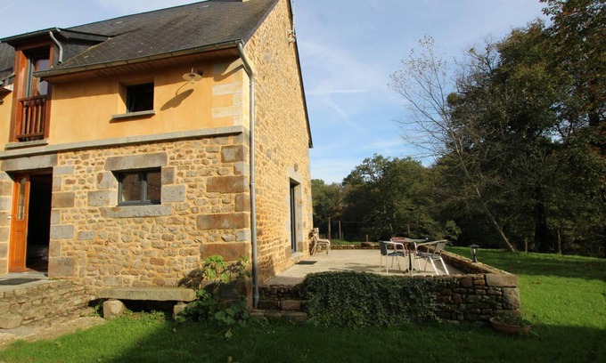 Le Parc Cottage | Charming Norman cottage with garden for 5 guests, pets allowed