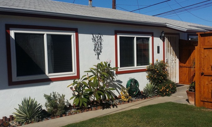 Ocean Beach Apartment | Charming Ocean Beach Bungalow 1.5 Blocks from Beach
