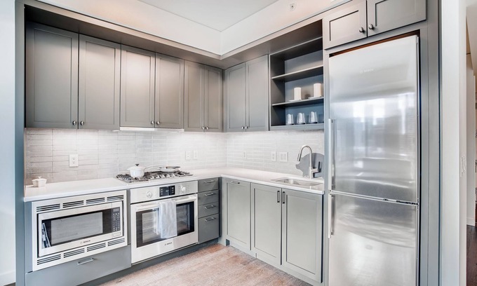 LoDo Condo | Charming one bedroom condo with views of Union Station and mountains