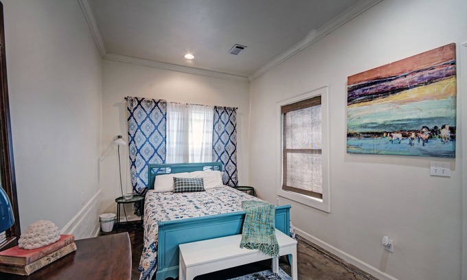 Greater Belhaven House | Charming One-Bedroom Unit in Historic Belhaven!