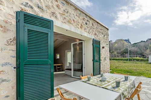 Albisola Superiore House | Charming one-floor villa with garden, car parking