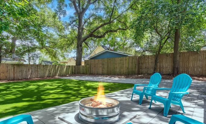 North Charleston House | Charming Park Circle Bungalow with Huge Backyard