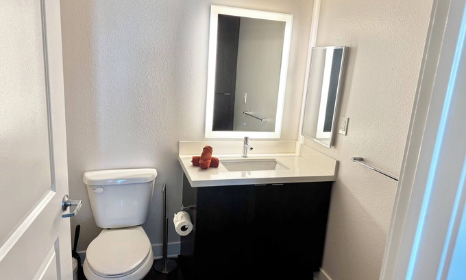 Glendale Apartment | Charming, Peaceful Apartment Retreat in Griffith