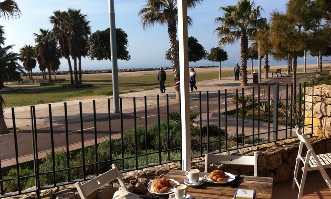 Cambrils Apartment | Charming penthouse with sea views, 2 large terraces and 40m to the beach