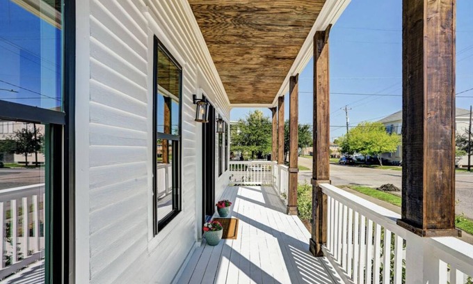 Galveston Cottage | Charming Private Cottage 3BR 2.5 Bath near Galveston beach