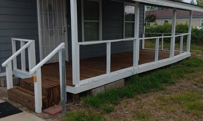 Flour Bluff House | Charming, private house minutes from PADRE ISLAND Corpus Christi. 2 full baths