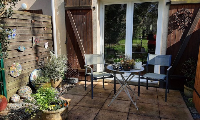 Ploemel Cottage | Charming quiet cottage, ideally located