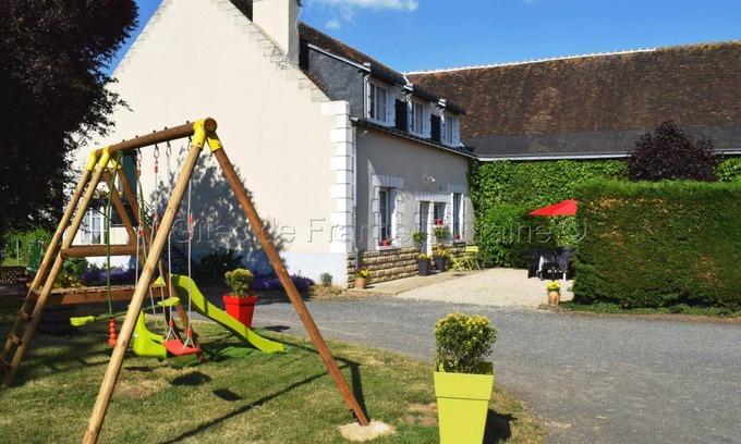 Beaumont-la-Ronce Cottage | Charming Renovated Country House, Close to Loire Valley Castles, Bikes, Garden, Wi-Fi